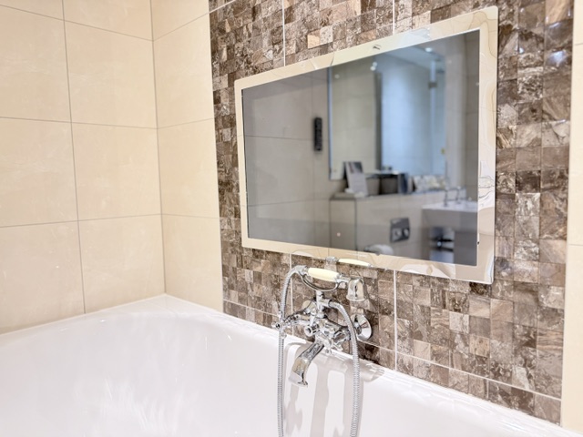 luxury bathroom old england hotel suite