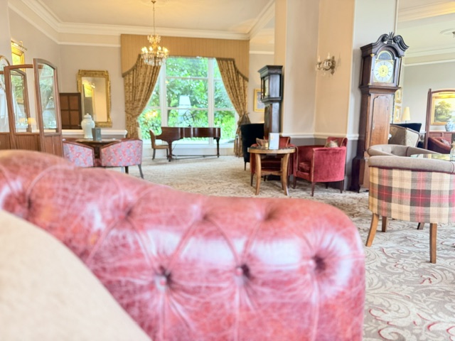 lakeview lounge old england hotel