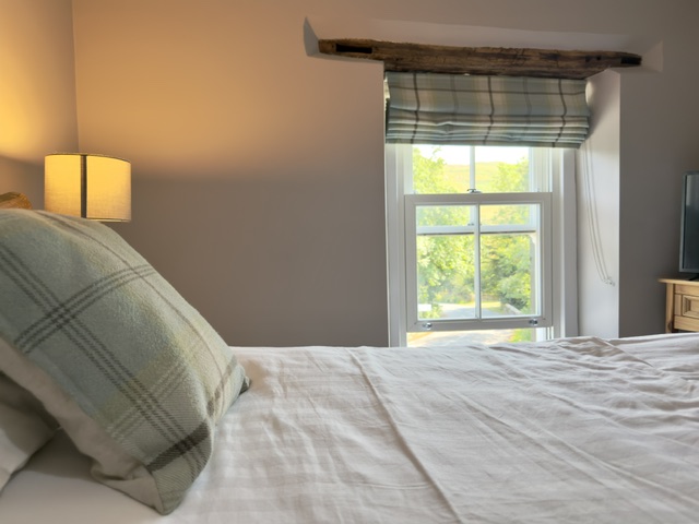 royal hotel dockray bedroom