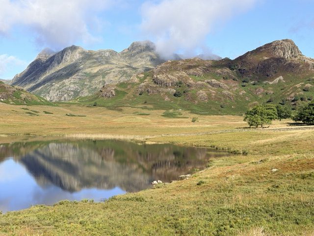 blea tarn walk with langdale pikes