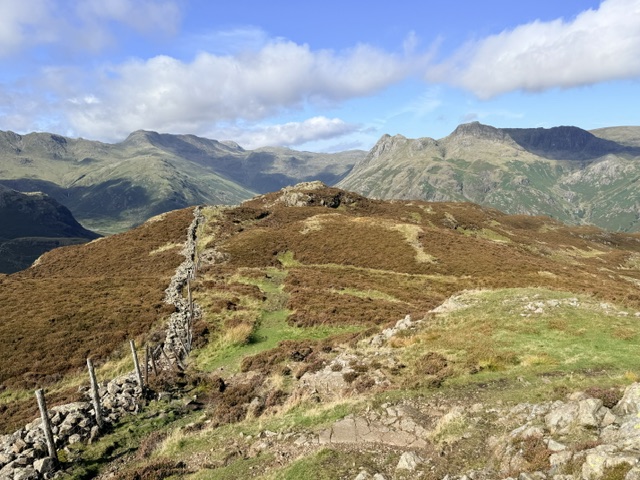 wall leading down towards side pike from lingmoor