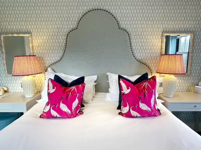 swan hotel room